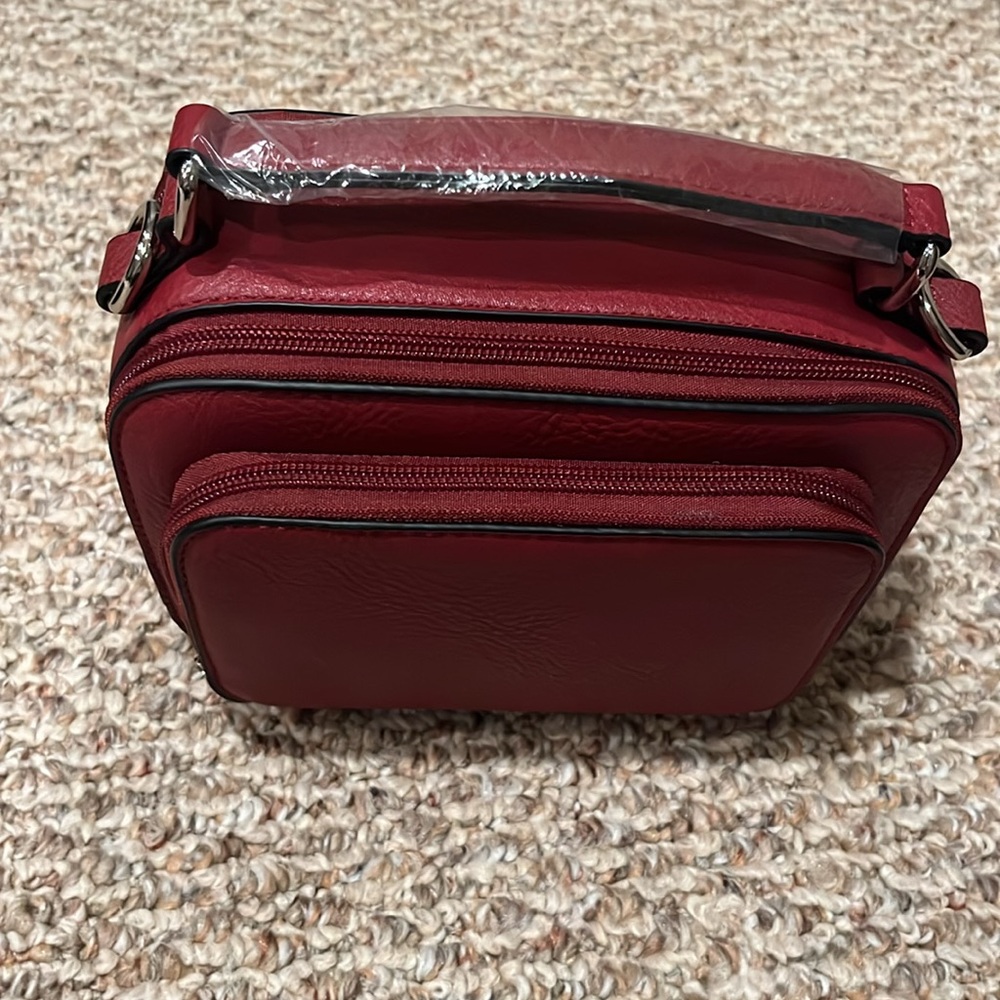 K. Carroll.  Satchal/Cross Body
